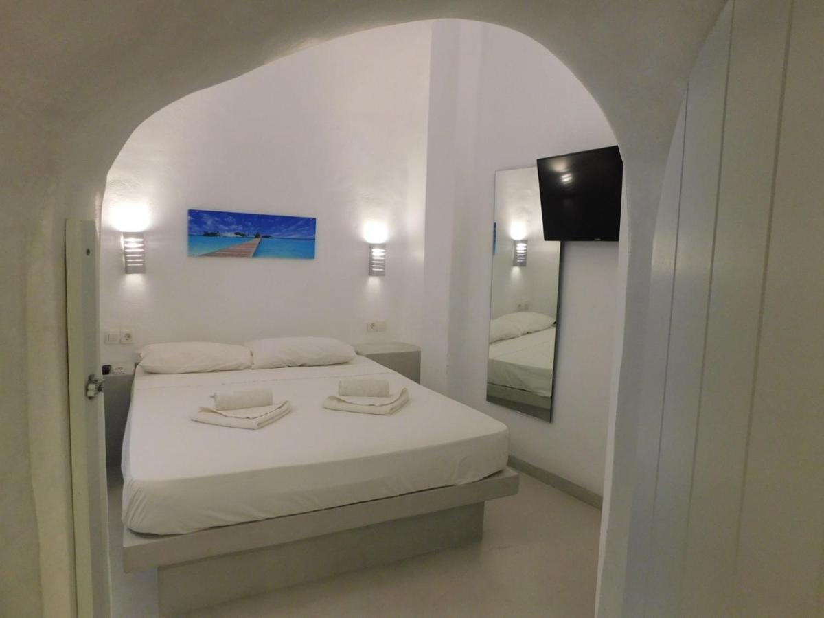 Calm Center Rooms Fira  Exterior photo