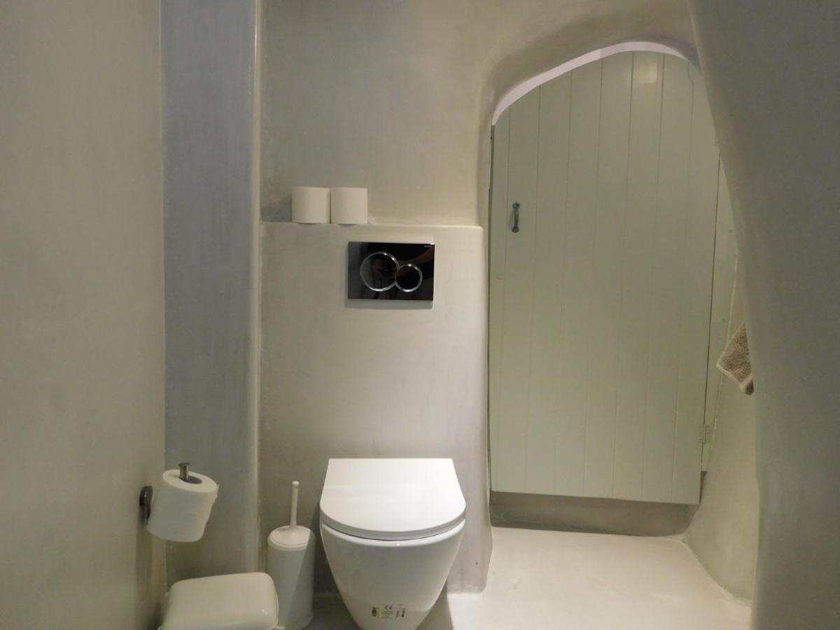 Calm Center Rooms Fira  Exterior photo